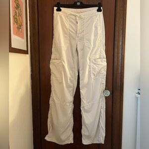 American Eagle Lightweight Cargo Pants Cream US 4 Long